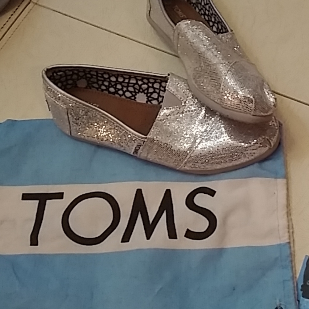 Toms shoes
